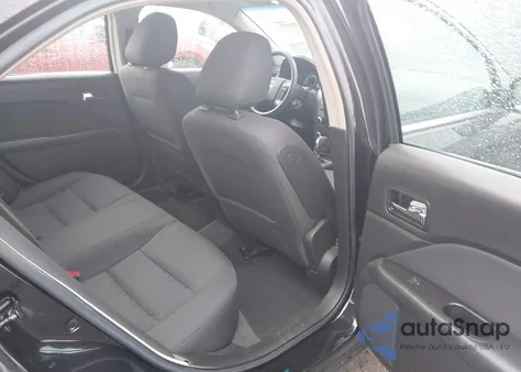 2010 Ford Fusion Se из США, поврежденный, VIN 3FAHP0HA1AR261883